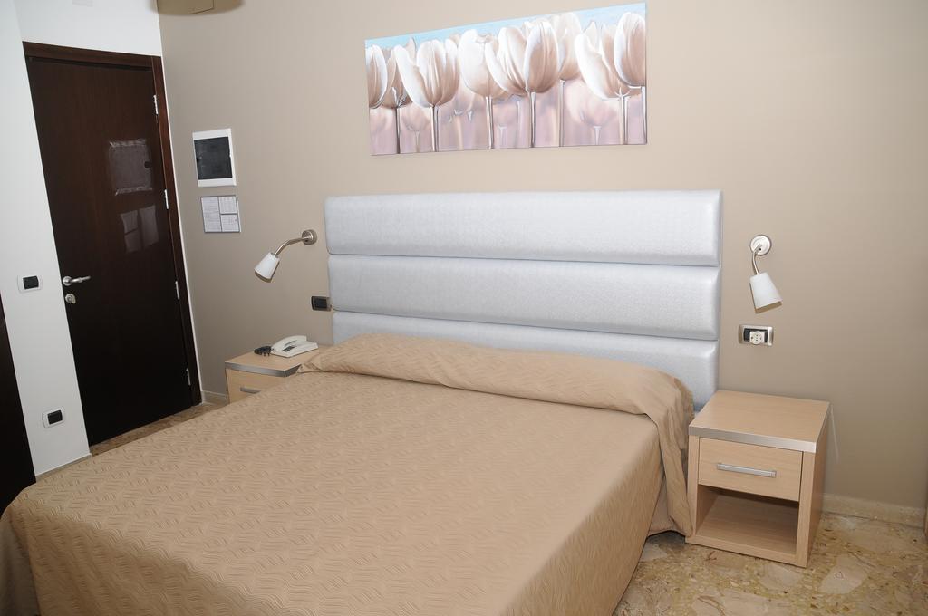 Hotel Florence Σαν Μπενεντέτο ντελ Τρόντο Δωμάτιο φωτογραφία